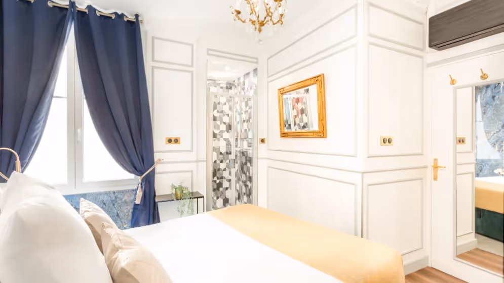 Room 3 luxury suite September 4 I