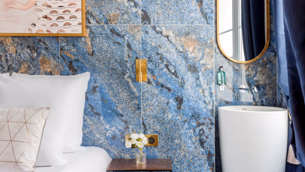 Room 3 luxury suite September 4 I
