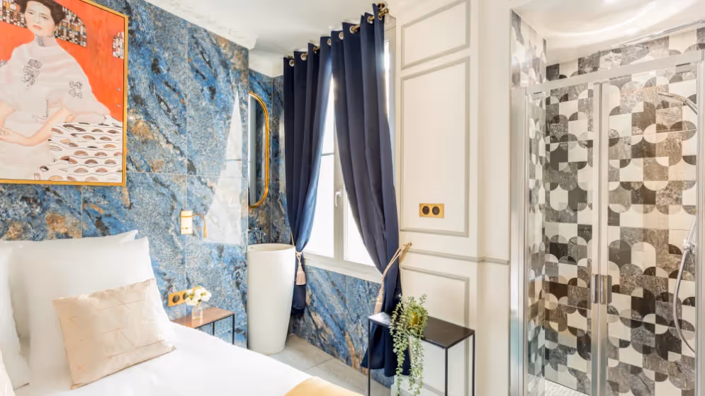 Room 3 luxury suite September 4 I
