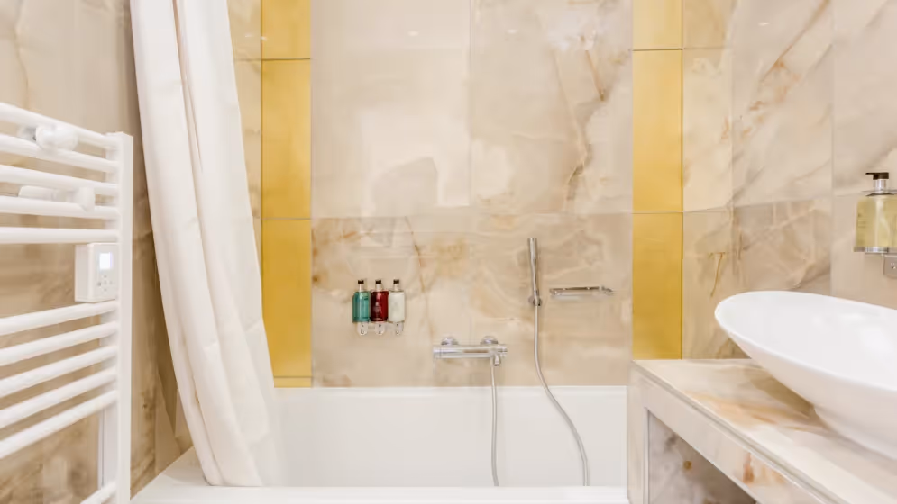 Le Baignoire luxury suite September 4 I