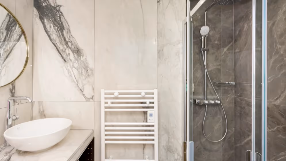 Le Douche luxury suite September 4 I