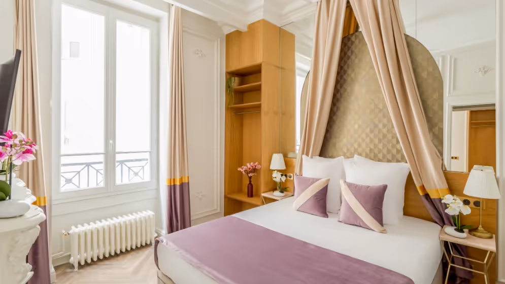 Volney II room 1 luxury suite