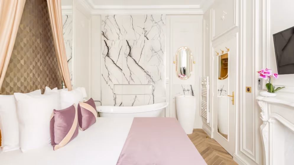 Volney II room 1 luxury suite