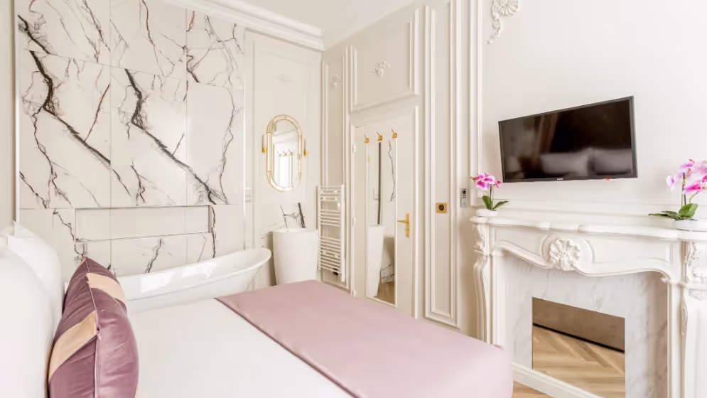 Volney II room 1 luxury suite