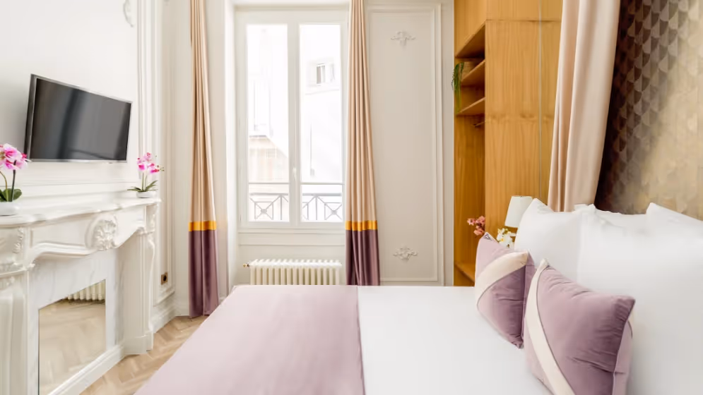 Volney II room 1 luxury suite