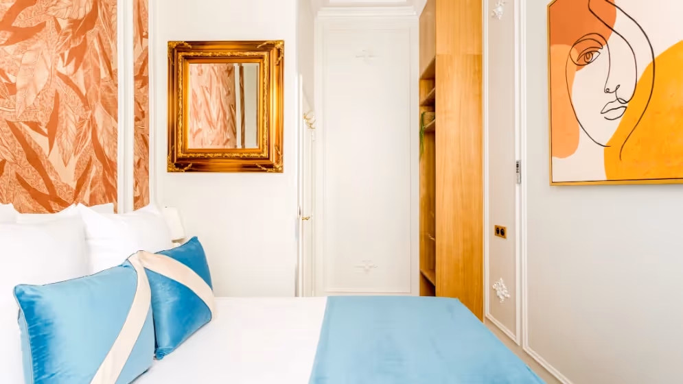 The Volney II room 2 luxury suite