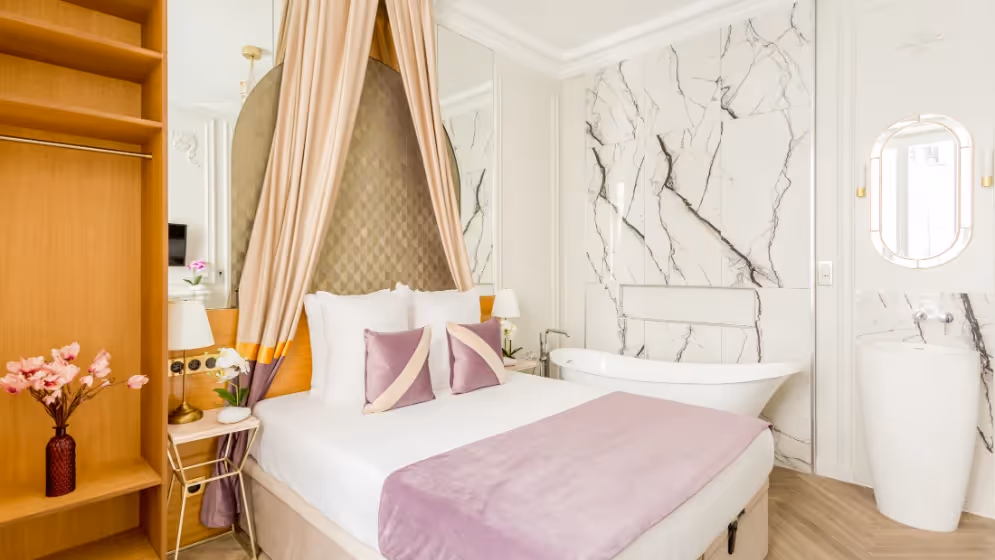 Volney II room 1 luxury suite