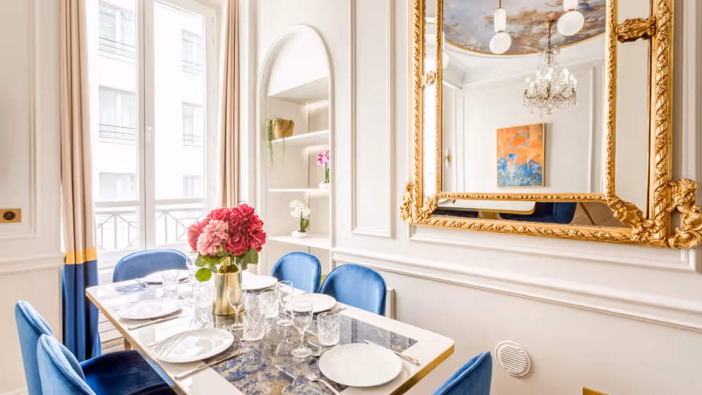 Le Table a manger suite de luxe Volney I