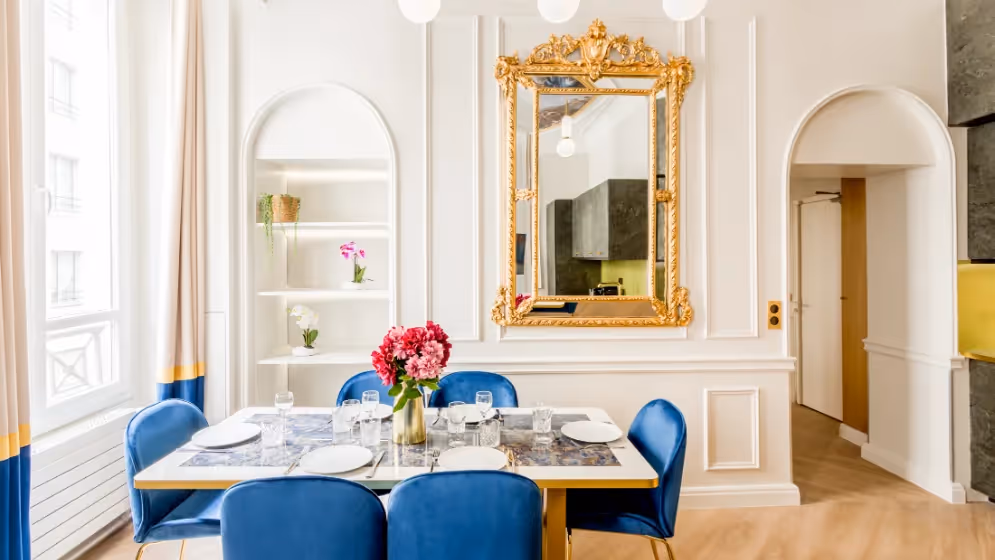 Le Table a manger suite de luxe Volney I