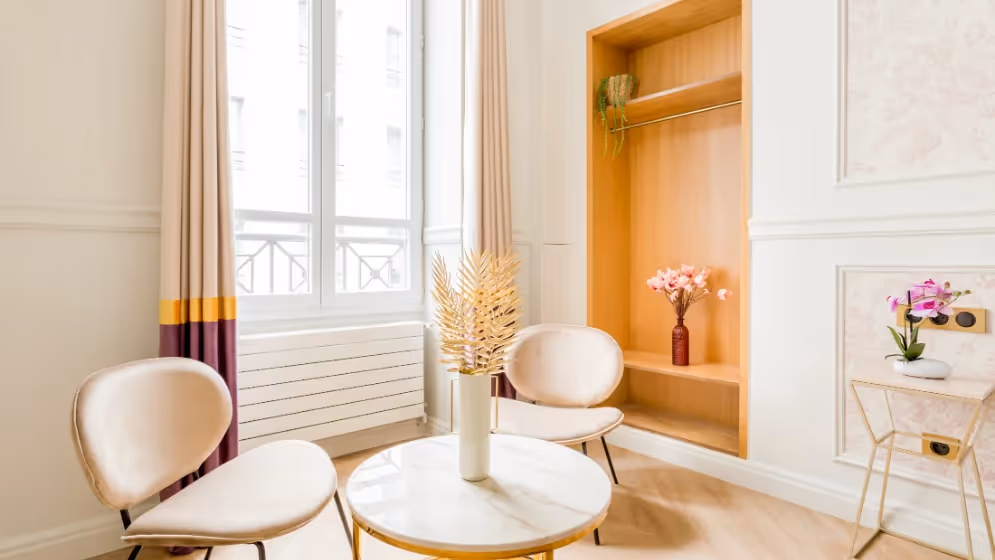 Room 1 luxury suite Volney I