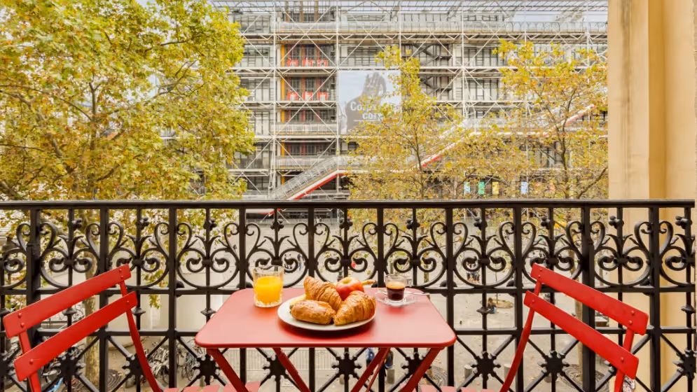 Le petit dejeuner EXT suite de luxe saint martin VII balcon Vue pompidou