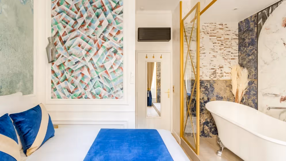 Le chambre 1 suite de luxe republique balcon Vue republique
