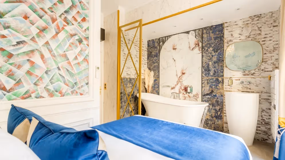 Le chambre 1 suite de luxe republique balcon Vue republique