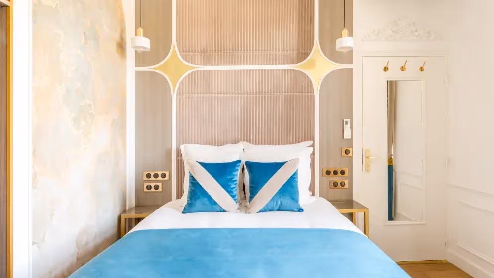Le chambre 2 suite de luxe republique balcon Vue republique