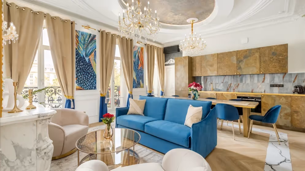 Le salon suite de luxe republique balcon Vue republique