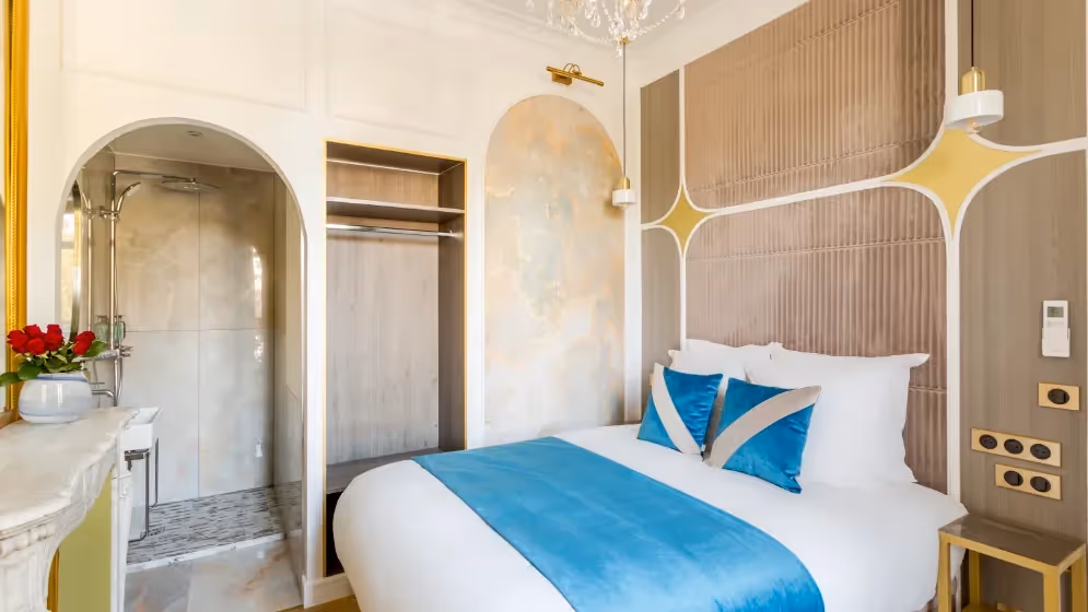 Le chambre 2 suite de luxe republique balcon Vue republique