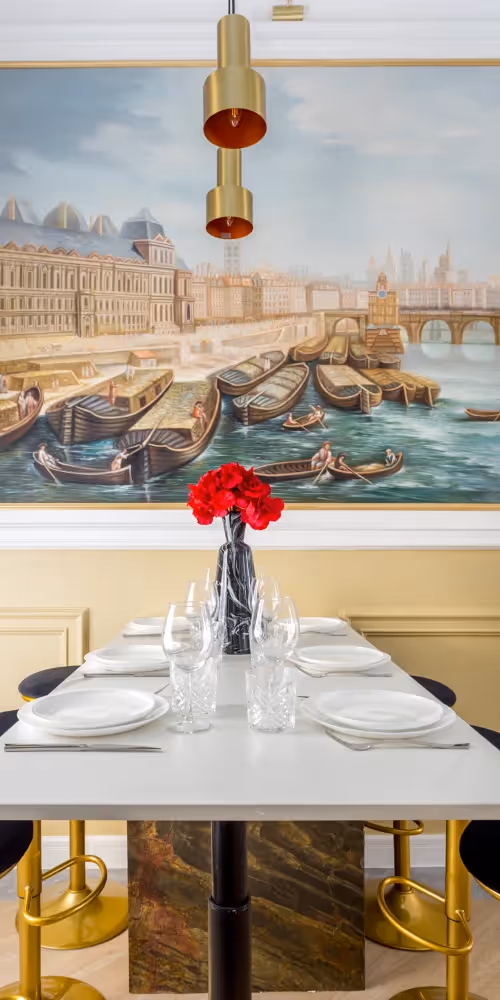 Le 5Table a manger suite de luxe haussmann II