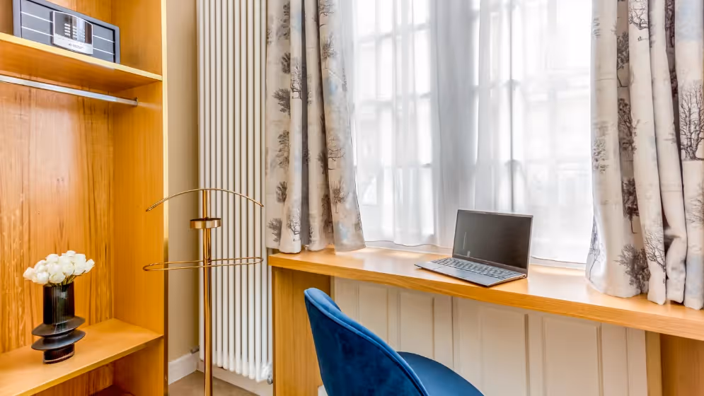 Le Bureau chambre 2 suite de luxe haussmann I