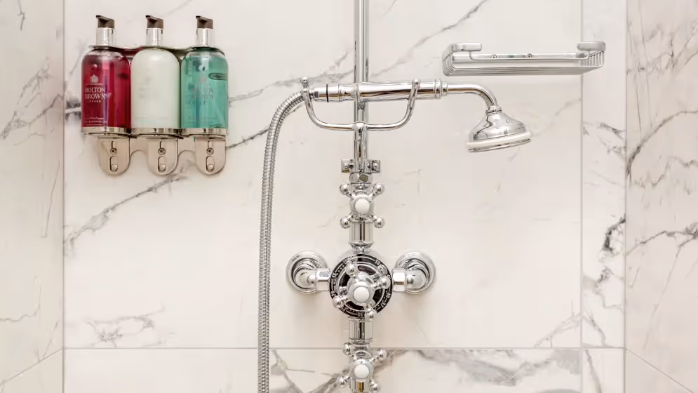 Le Douche sdb suite de luxe haussmann I