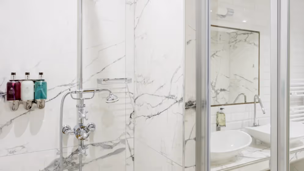 Le Douche sdb suite de luxe haussmann I