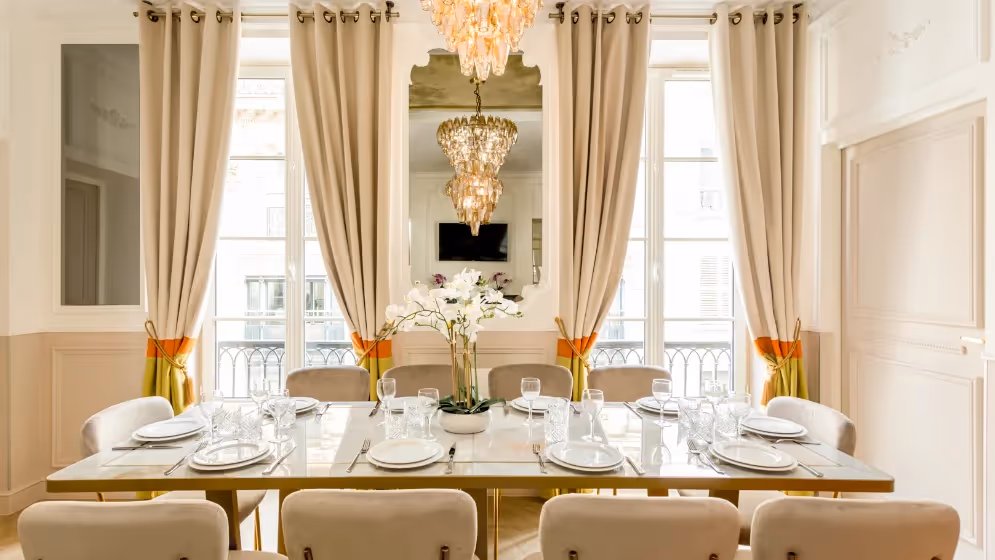 Le Table a manger suite de luxe mauroy I