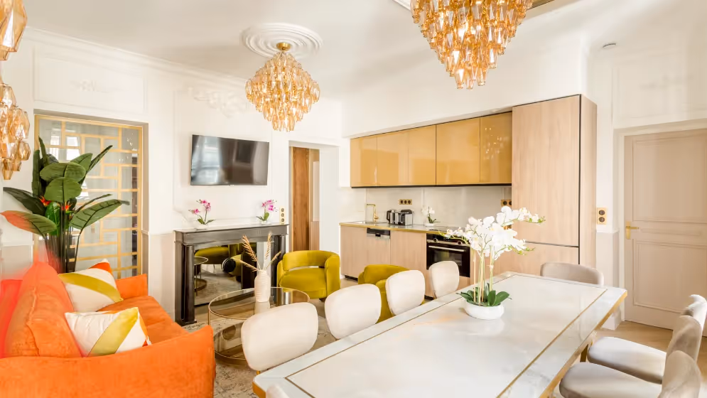 Le Table a manger Salon suite de luxe mauroy I