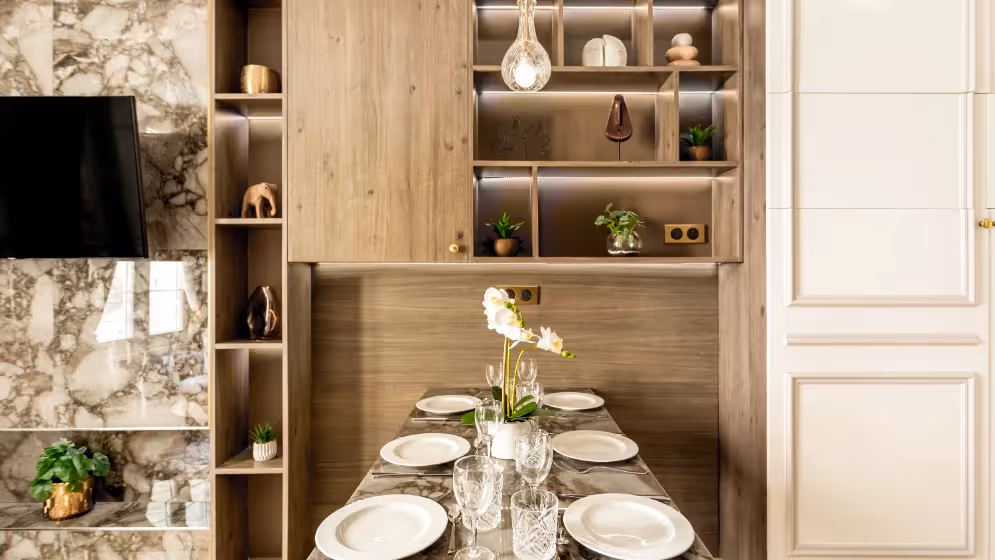 Le Table a manger suite de luxe monge