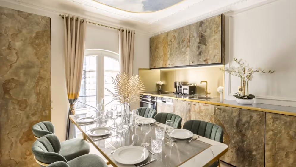 Le Table a manger min suite de luxe rougemont II