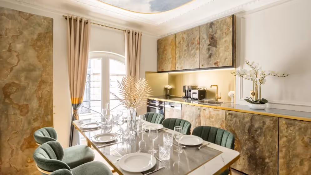 Le Table a manger suite de luxe rougemont II