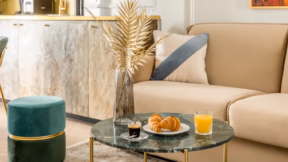 Le Petit dejeuner luxury suite rougemont II
