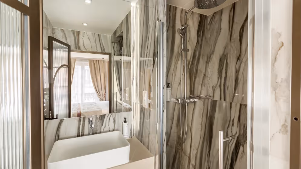 Le sdb chambre 2 suite signature rougemont III Vue paris