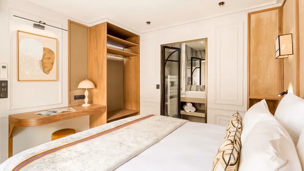 Le chambre 2 suite signature rougemont III Vue paris
