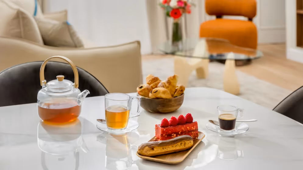 Le Petit dejeuner suite de luxe lenoir II
