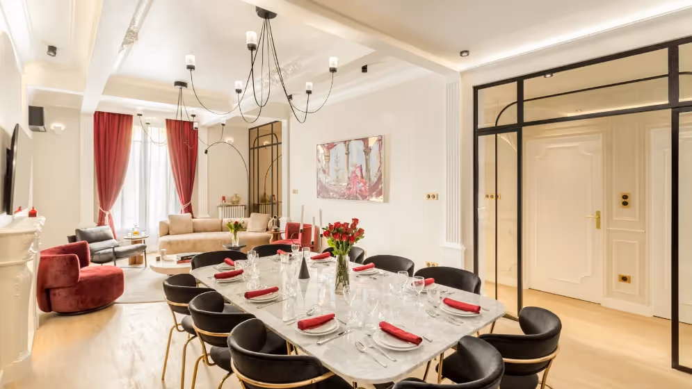 Le Salle a manger suite signature kleber Vue paris