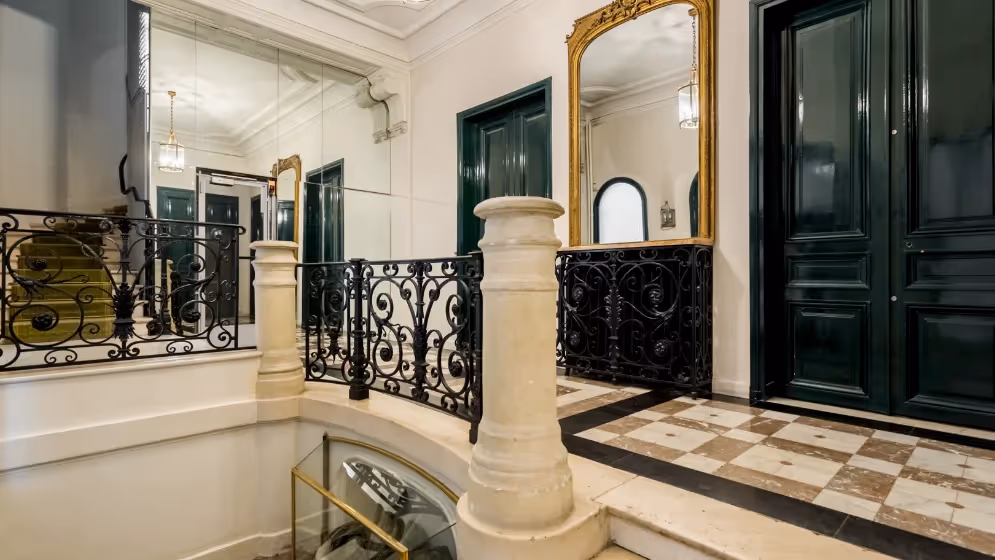 Le Hall suite signature kleber Vue paris