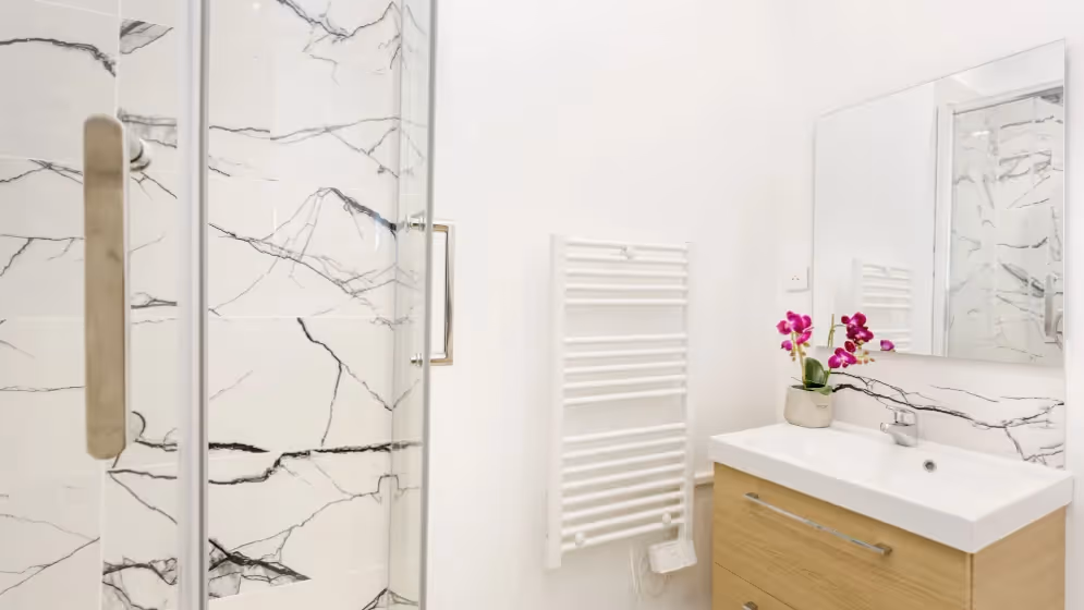 Le sdb chambre 1 Appartement cosy saint denis II