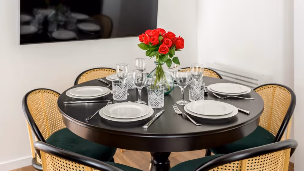 Le Table a manger Appartement cosy caumartin II