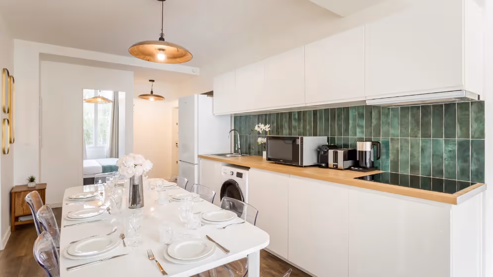 the kitchen Cosy apartment Fbg St Antoine