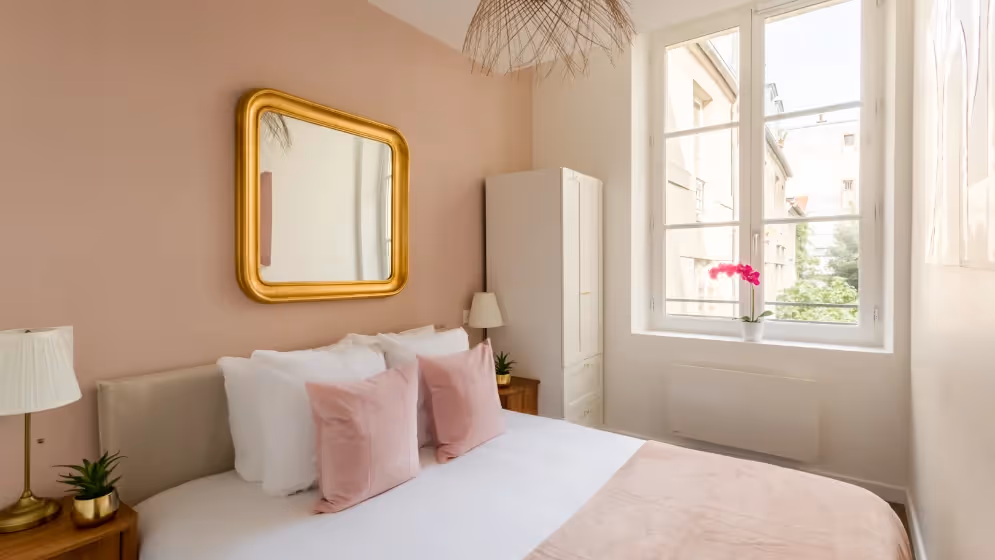 room 3 Cosy apartment Fbg St Antoine