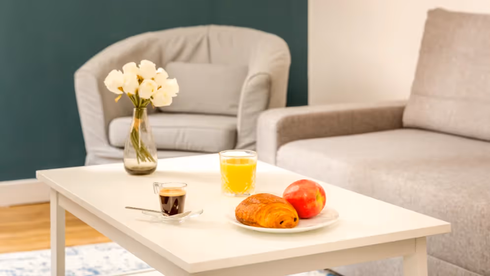 Le Petit dejeuner Appartement cosy clery