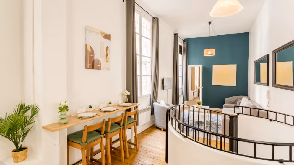 Le Table a manger Appartement cosy clery