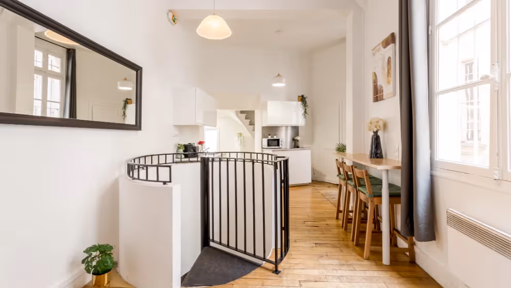 Le Salle a manger Appartement cosy clery
