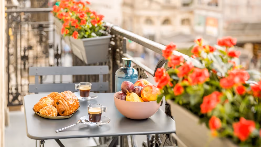 Le petit dejeuner terrasse suite signature marcel I balcon