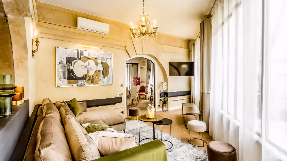 Le salon 1 suite signature Valois Vue palais royal