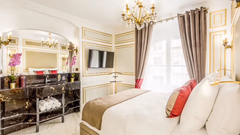 Le 6 chambre 2 suite signature Valois Vue palais royal