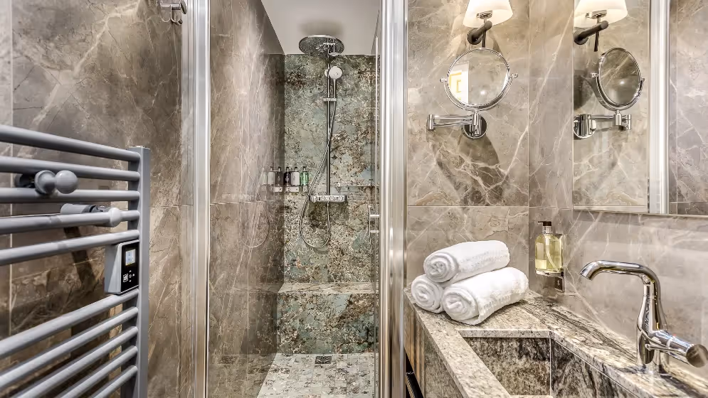 Le 14 sdb suite signature Valois Vue palais royal