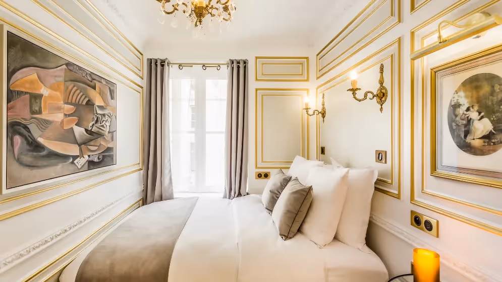 Le 41 chambre 5 suite signature Valois Vue palais royal