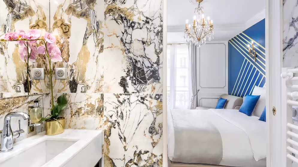 The bathroom room 1 luxury master suite sebastopol II