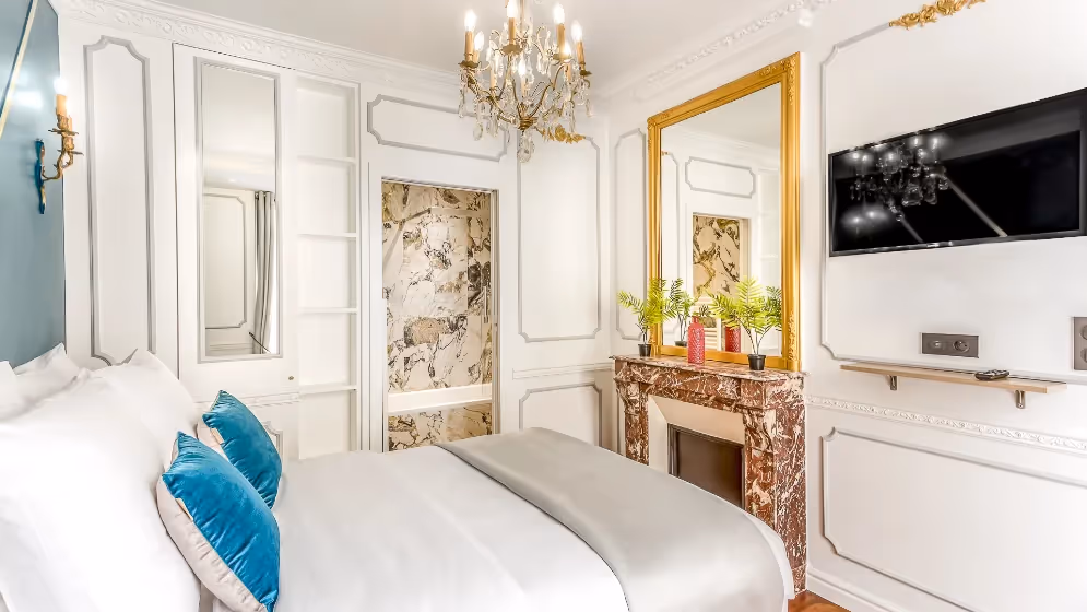 The room 1 master suite de luxe sebastopol II