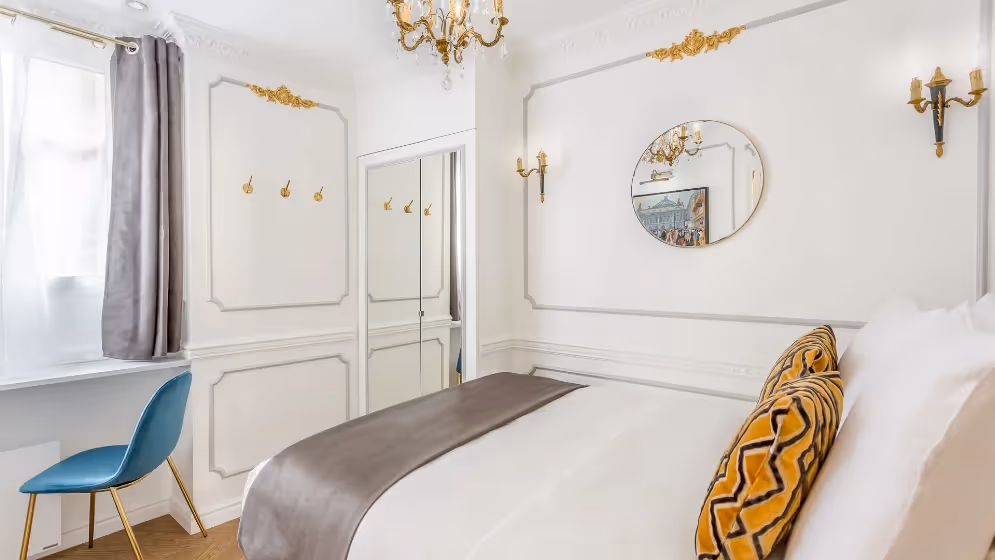 Room 2 luxury suite sebastopol II